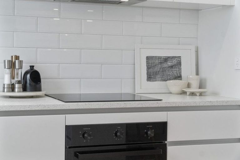 Photo of property in 1/97b Mokoia Road, Birkenhead, Auckland, 0626