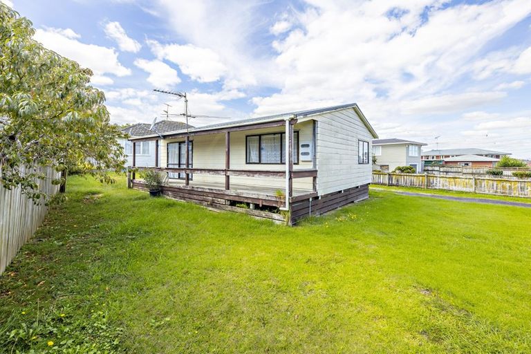 Photo of property in 3 Christmas Road, Manurewa, Auckland, 2102