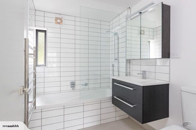 Photo of property in 7u3 Handyside Street, Tawa, Wellington, 5028