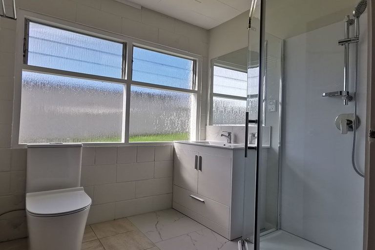 Photo of property in 1/320 Pakuranga Road, Pakuranga Heights, Auckland, 2010