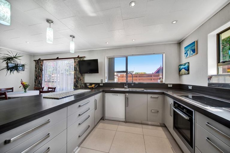 Photo of property in 44 Murray Avenue, Hawera, 4610