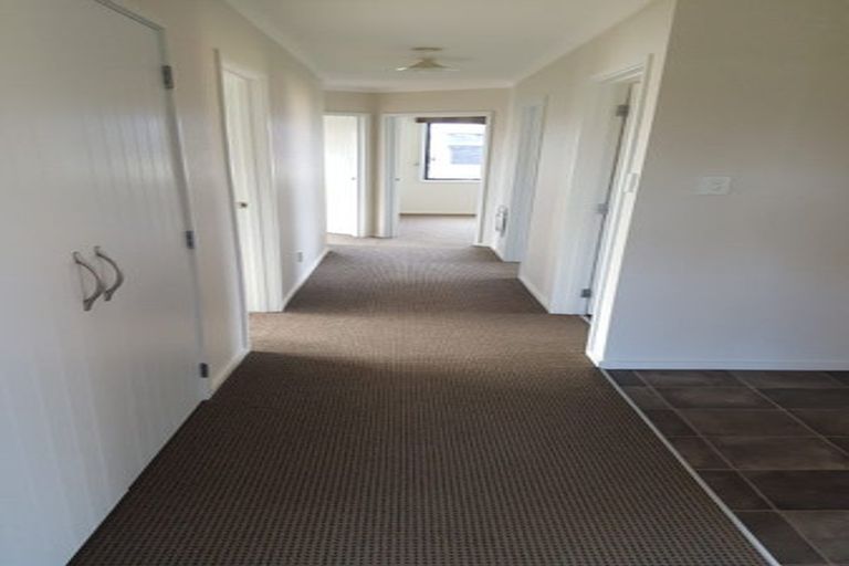 Photo of property in 39 Pegasus Place, Kelvin Grove, Palmerston North, 4414