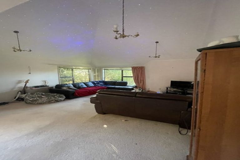 Photo of property in 7 Silverton Place, Churton Park, Wellington, 6037