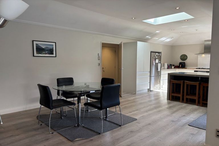 Photo of property in 82 Devon Street, Arrowtown, 9302