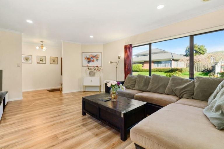 Photo of property in 33 Hoyte Place, Pukehangi, Rotorua, 3015