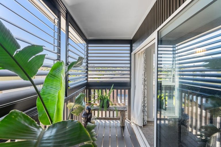 Photo of property in 2/52 Maxwelton Drive, Mairangi Bay, Auckland, 0630