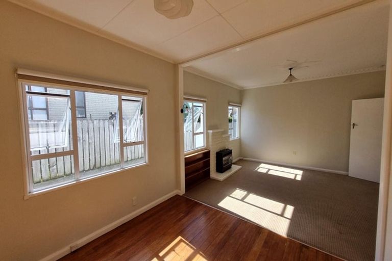 Photo of property in 26 Paynters Avenue, Strandon, New Plymouth, 4312