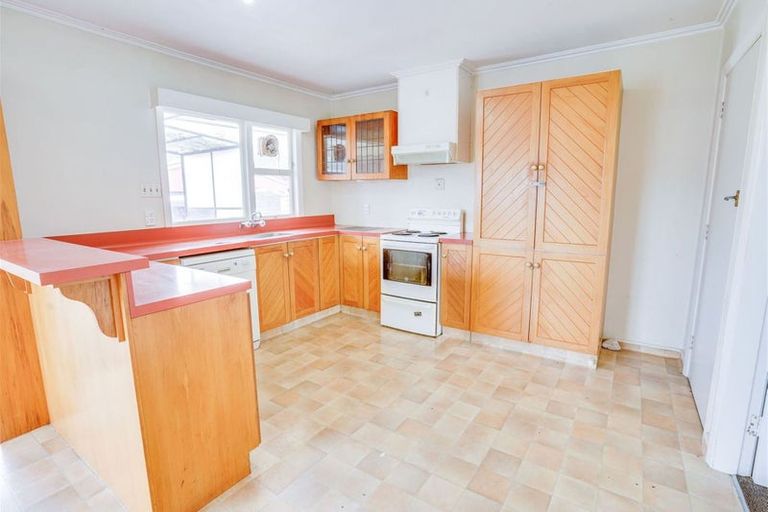 Photo of property in 129 Springs Road, Hornby, Christchurch, 8042