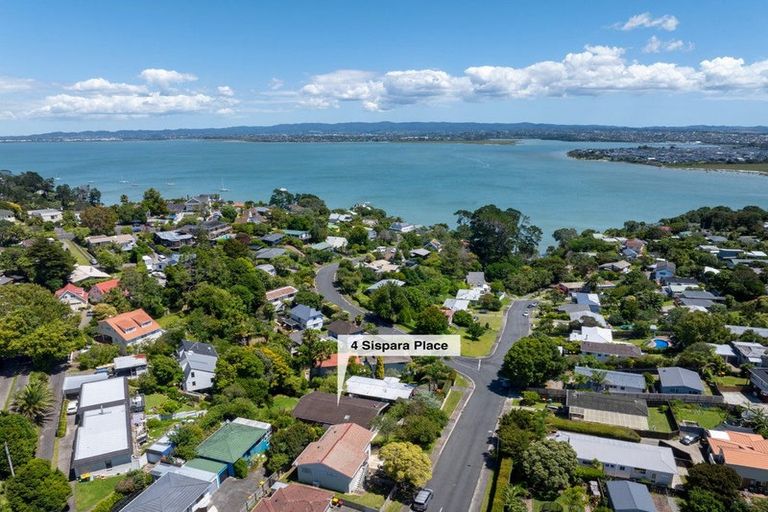 Photo of property in 4 Sispara Place, Beach Haven, Auckland, 0626