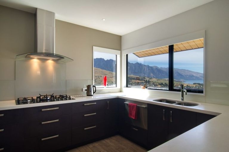 Photo of property in 3 Conifer Lane, Queenstown, 9300