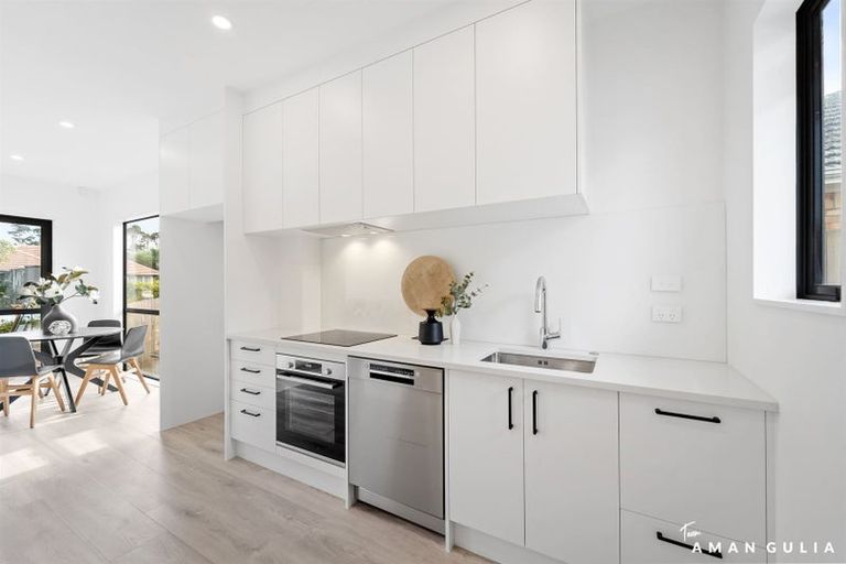 Photo of property in 13b Serjeant Street, Henderson, Auckland, 0612