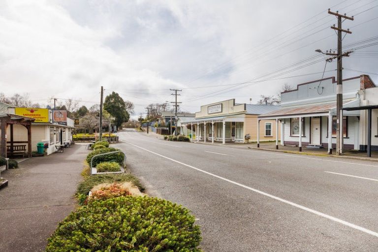 Photo of property in 2898 Kimbolton Road, Kimbolton, 4774