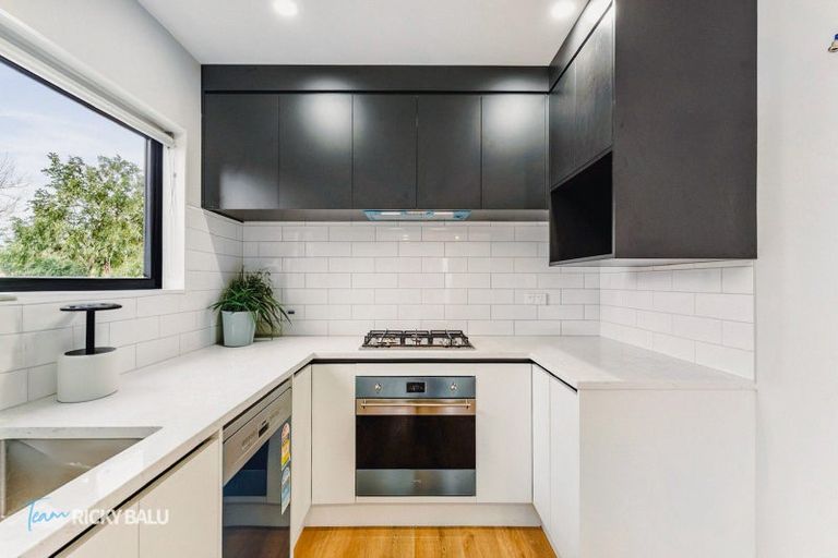 Photo of property in 43a Mirrabooka Avenue, Botany Downs, Auckland, 2010