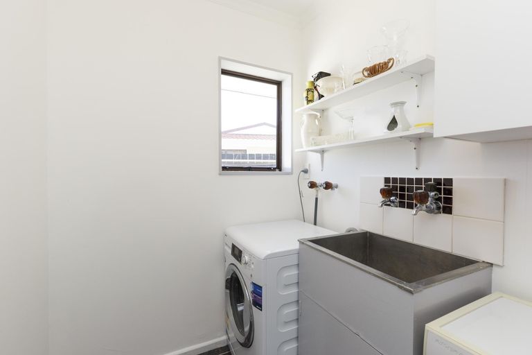 Photo of property in 56 Rhodes Drive, Kelvin Grove, Palmerston North, 4414