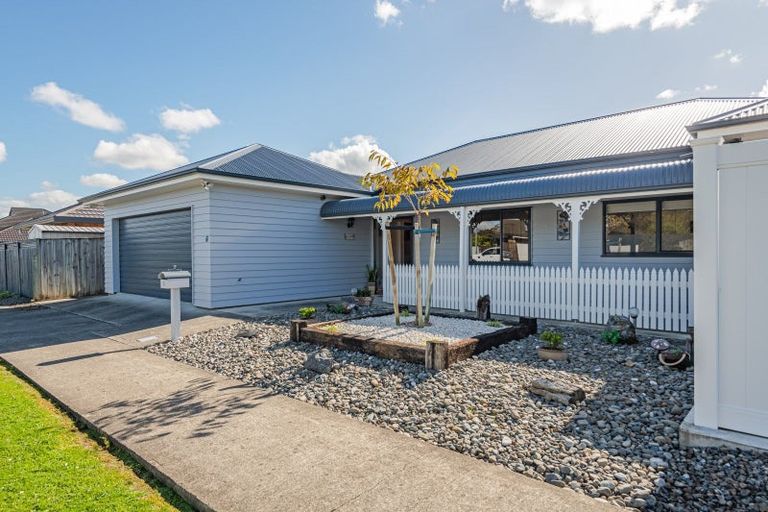 Photo of property in 6 Pegasus Place, Kelvin Grove, Palmerston North, 4414