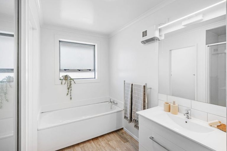 Photo of property in 1/18a Prossers Road, Saint Martins, Christchurch, 8022