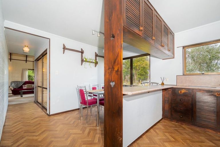 Photo of property in 18 Woodhouse Place, West Harbour, Auckland, 0618
