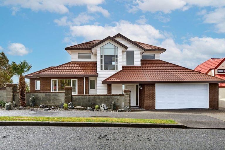 Photo of property in 79 Ashton Fitchett Drive, Brooklyn, Wellington, 6021