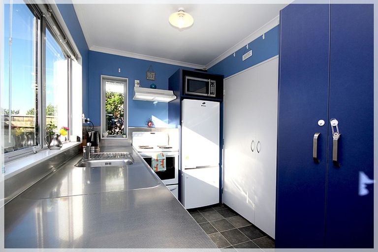 Photo of property in 11 Low Avenue, Foxton Beach, Foxton, 4815