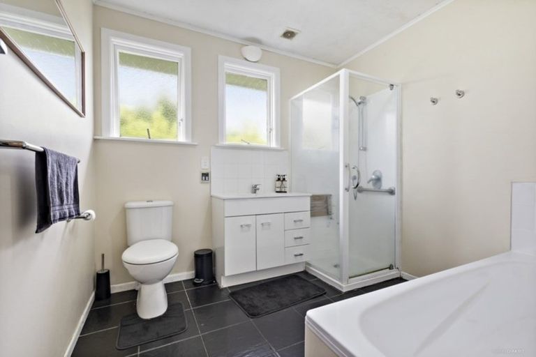 Photo of property in 32 Mark Avenue, Paparangi, Wellington, 6037