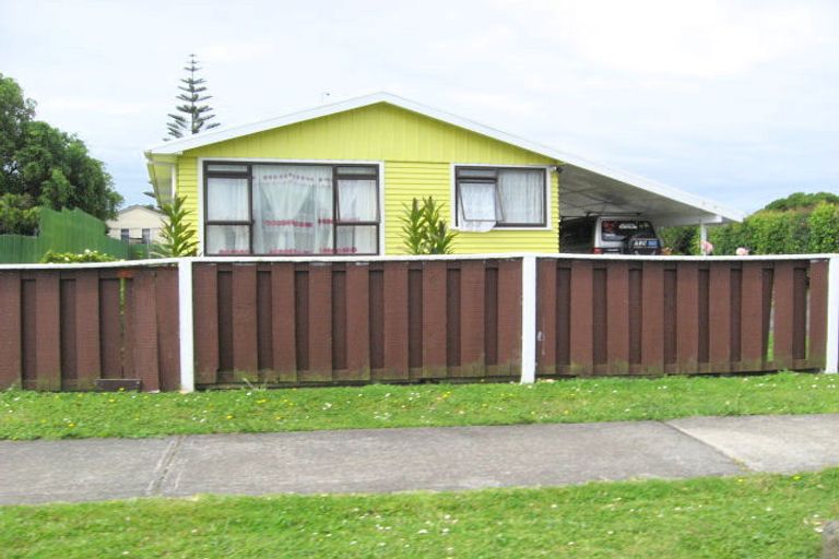 Photo of property in 48 Convair Crescent, Mangere, Auckland, 2022