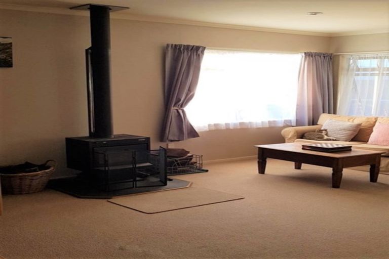 Photo of property in 19 Edgewater Grove, Whakatane, 3120
