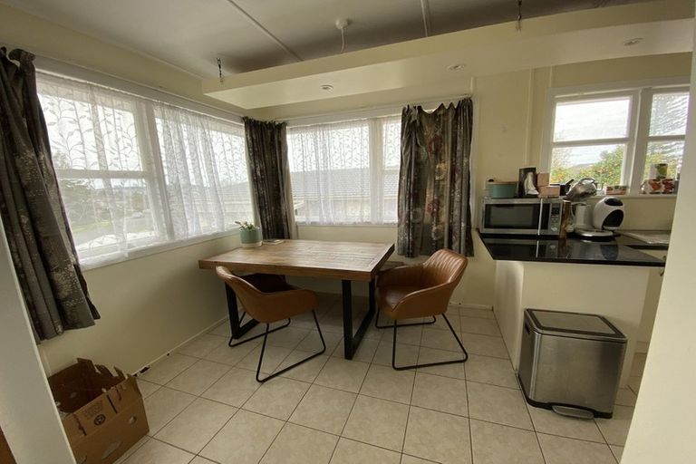 Photo of property in 30 Megan Avenue, Pakuranga Heights, Auckland, 2010