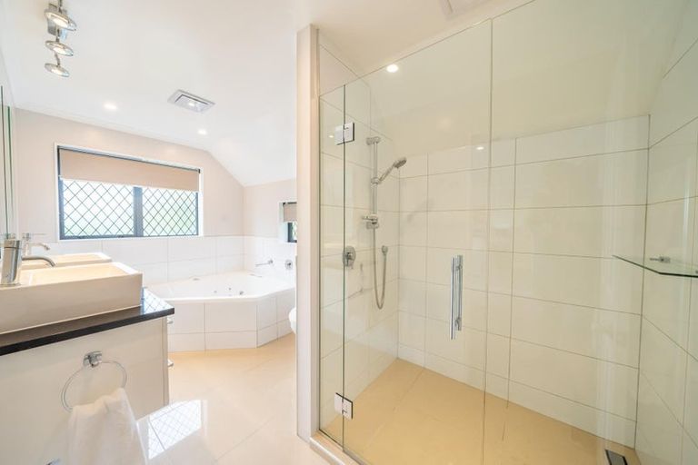 Photo of property in 29 Padnell Crescent, Paparangi, Wellington, 6037