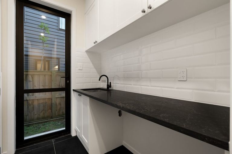 Photo of property in 1 Picnic Point Road, Hobsonville, Auckland, 0616