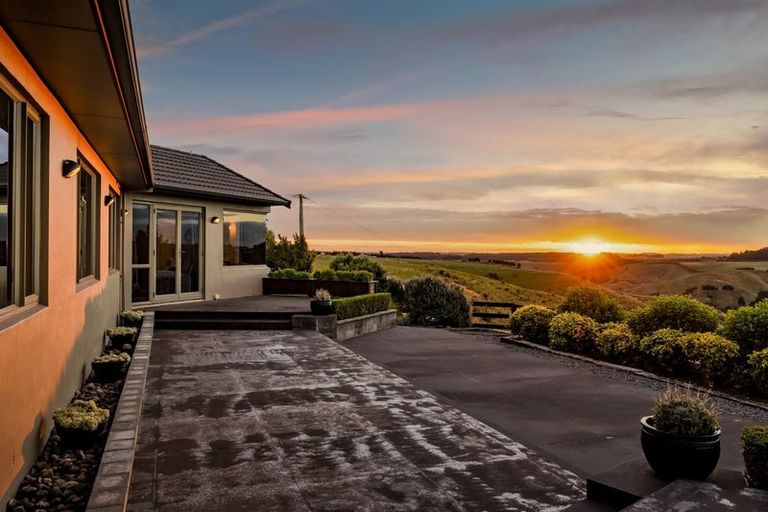 Photo of property in 355 Ngawhini Road, Hawera, 4674