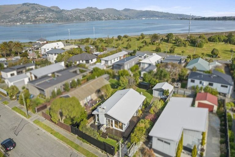 Photo of property in 16 Malta Crescent, South New Brighton, Christchurch, 8062