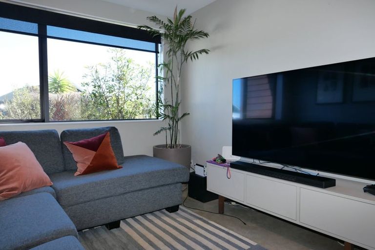 Photo of property in 3 Te Heke Place, Waikanae, 5036