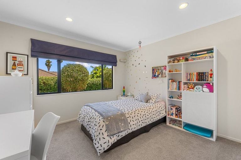 Photo of property in 8 Moy Place, East Tamaki Heights, Auckland, 2016