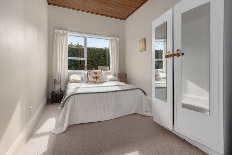 Photo of property in 2 John Street, Titahi Bay, Porirua, 5022