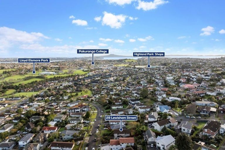 Photo of property in 29 Lewisham Street, Highland Park, Auckland, 2010