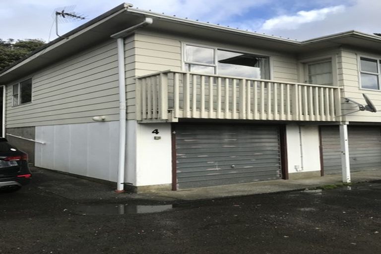 Photo of property in 210f4 Newlands Road, Newlands, Wellington, 6037