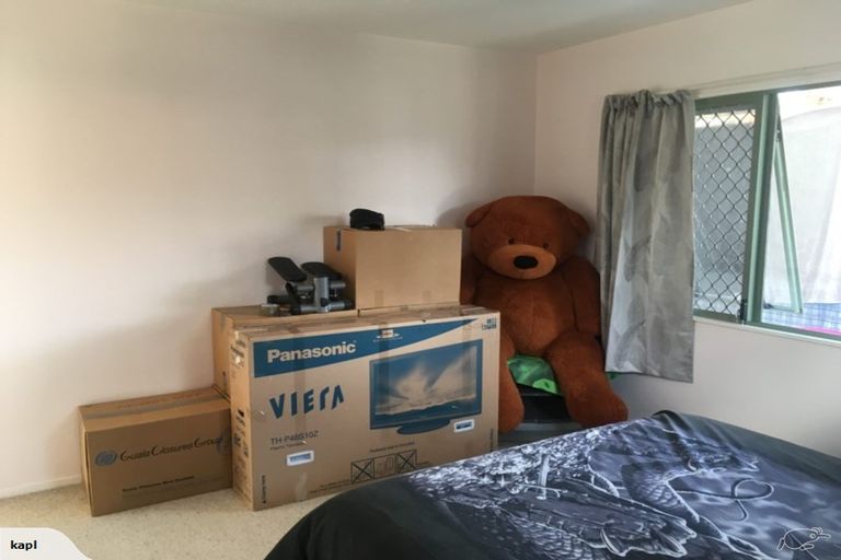 Photo of property in 163b Colwill Road, Massey, Auckland, 0614