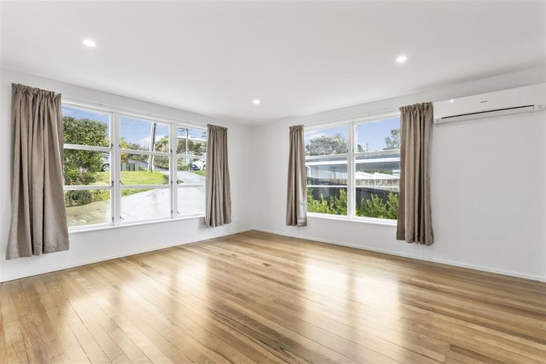 Photo of property in 70b Colwill Road, Massey, Auckland, 0614