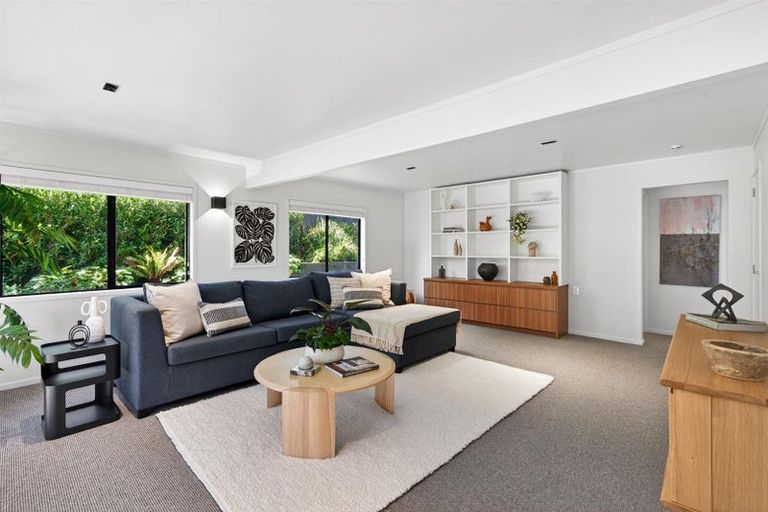Photo of property in 2/10 Sylvan Park Avenue, Milford, Auckland, 0620