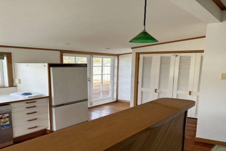 Photo of property in 281 The Parade, Island Bay, Wellington, 6023