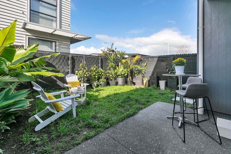 Photo of property in 24 Rangihina Road, Hobsonville, Auckland, 0616