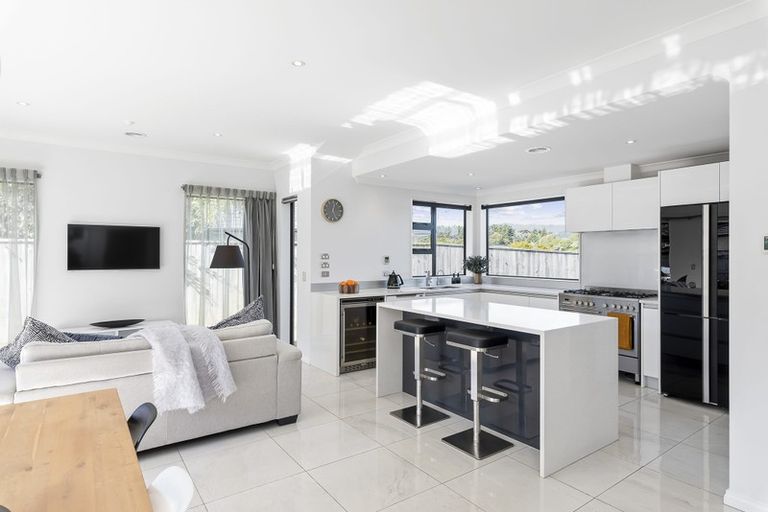 Photo of property in 11 Petrel Close, Paraparaumu Beach, Paraparaumu, 5032