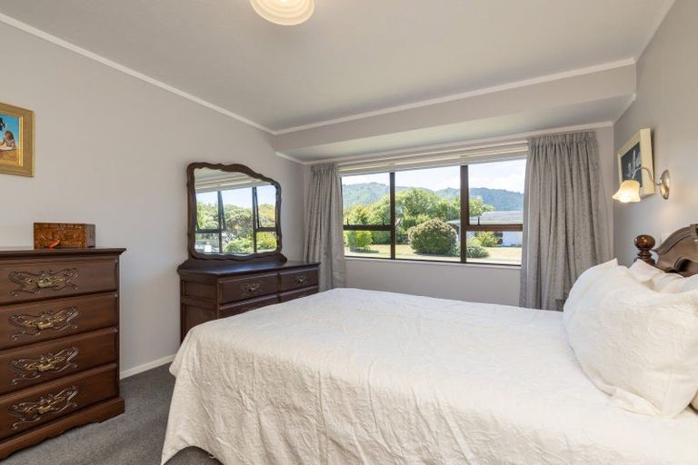 Photo of property in 2 Kanawa Street, Waikanae, 5036