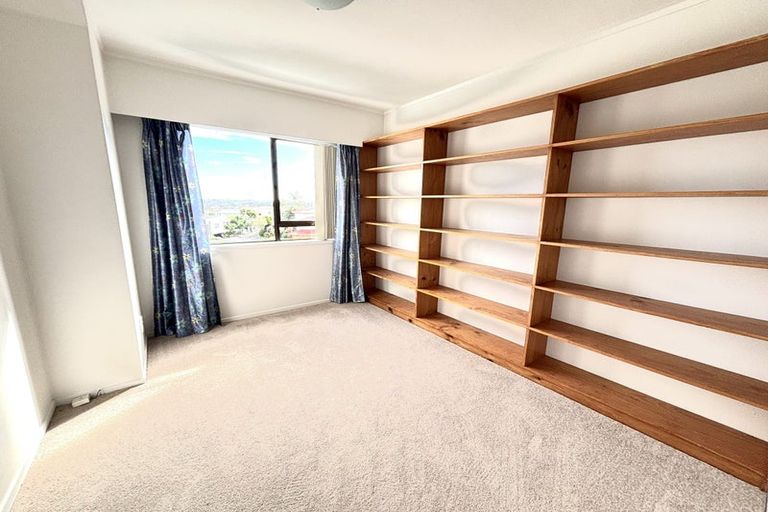 Photo of property in 1/13 Gwenand Place, Botany Downs, Auckland, 2010