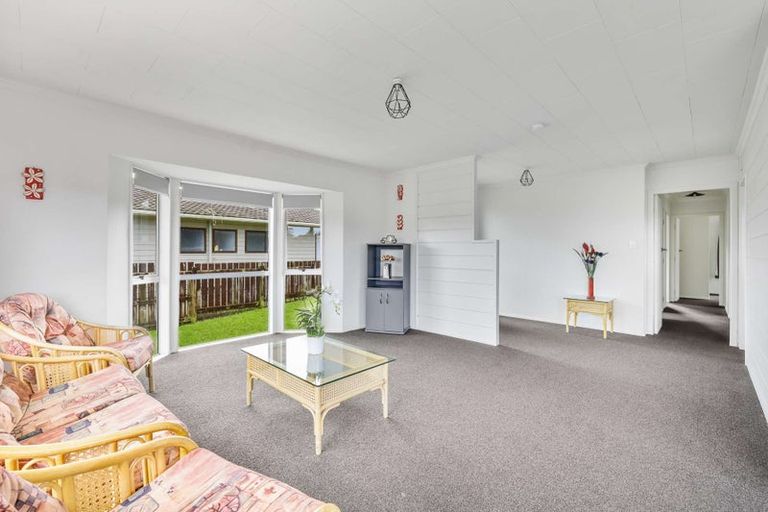 Photo of property in 102 Heta Road, Highlands Park, New Plymouth, 4312