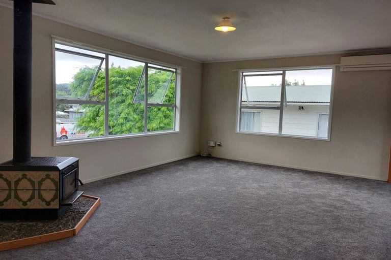 Photo of property in 4 Osman Street, Glen Eden, Auckland, 0602