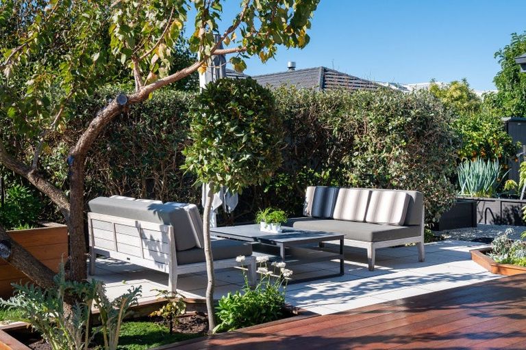Photo of property in 29 Whakatomo Place, Havelock North, 4130
