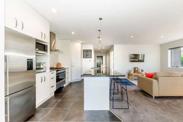 Photo of property in 37 San Priamo Place, Paraparaumu Beach, Paraparaumu, 5032