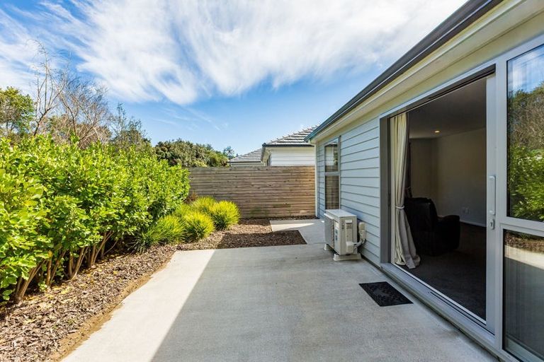 Photo of property in 9 Cartographer Way, Whitby, Porirua, 5024
