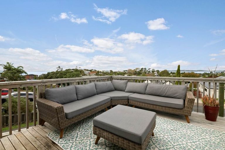 Photo of property in 31 Rosario Crescent, Red Beach, 0932